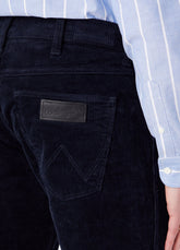 Męskie Spodnie Sztruksowe Wrangler Greensboro Navy W15QA2114 112319949